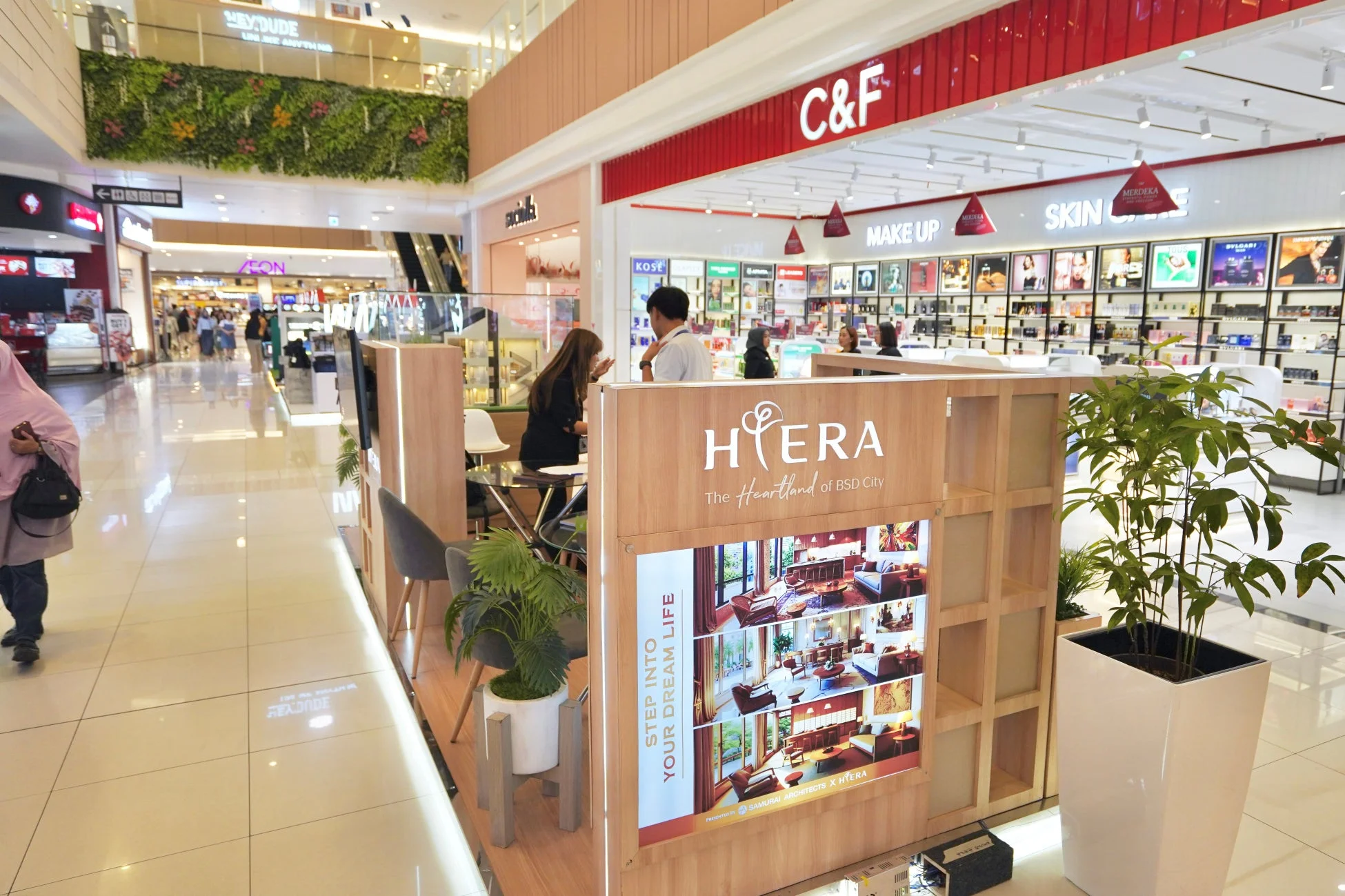 ショッピングモール内のHieraプロモーション