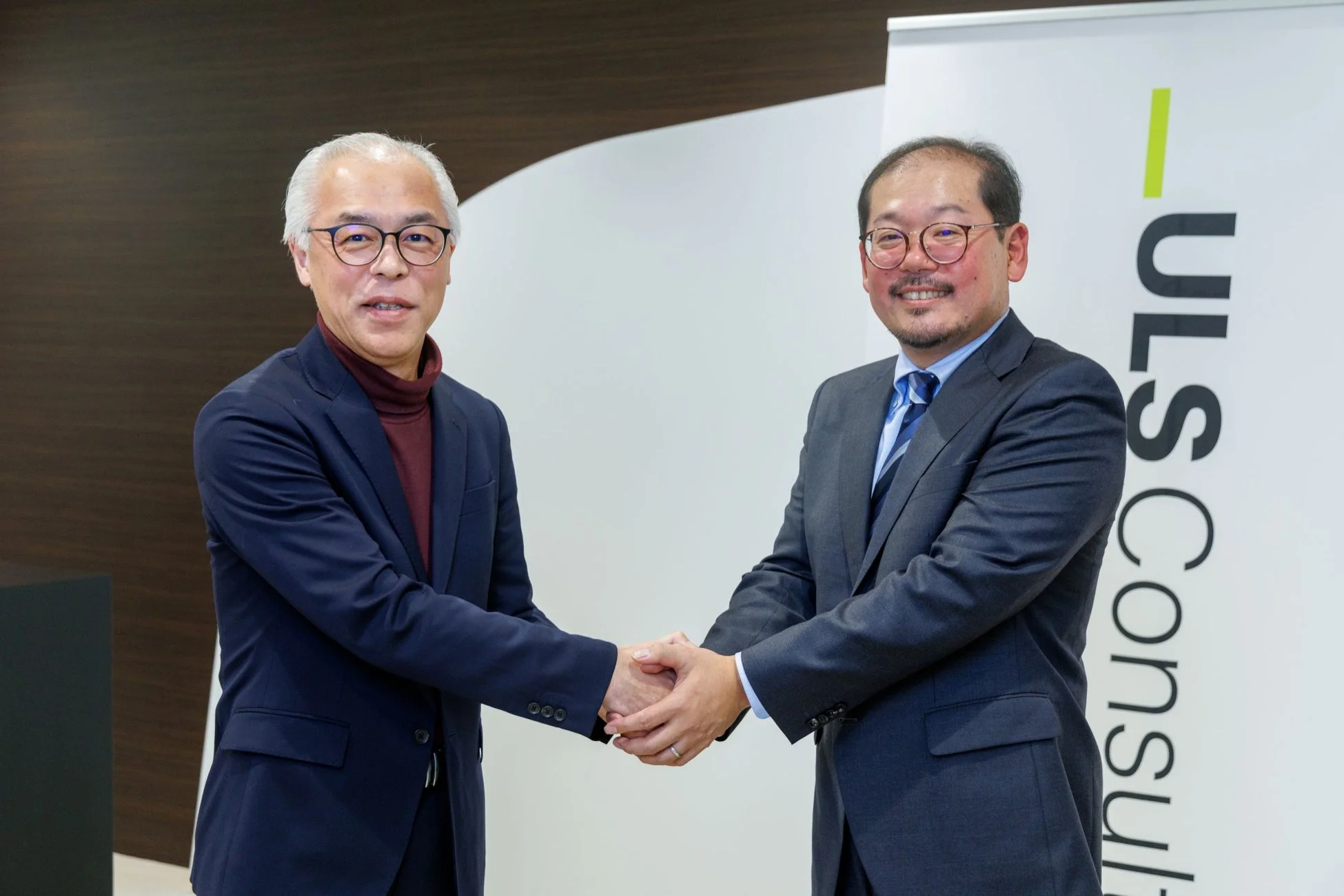 ULS Consulの握手