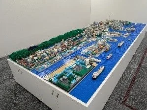 レゴブロックの都市ジオラマ