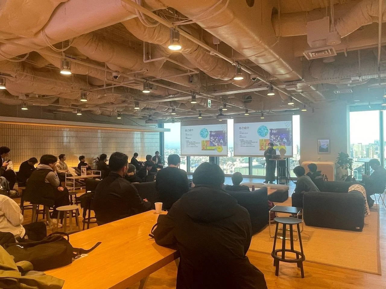 予測市場サミットでの講演の様子