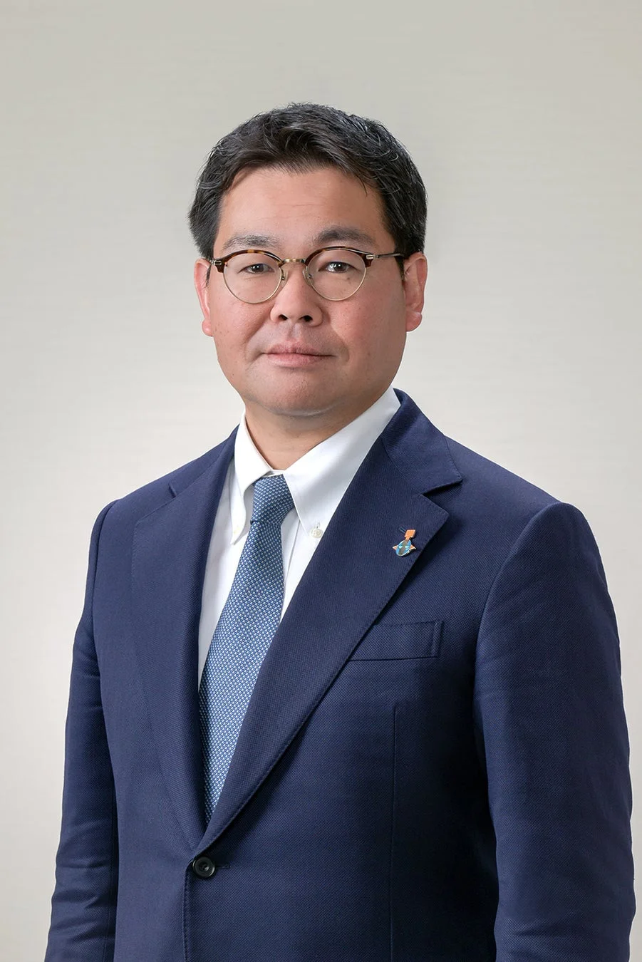 白坂一氏