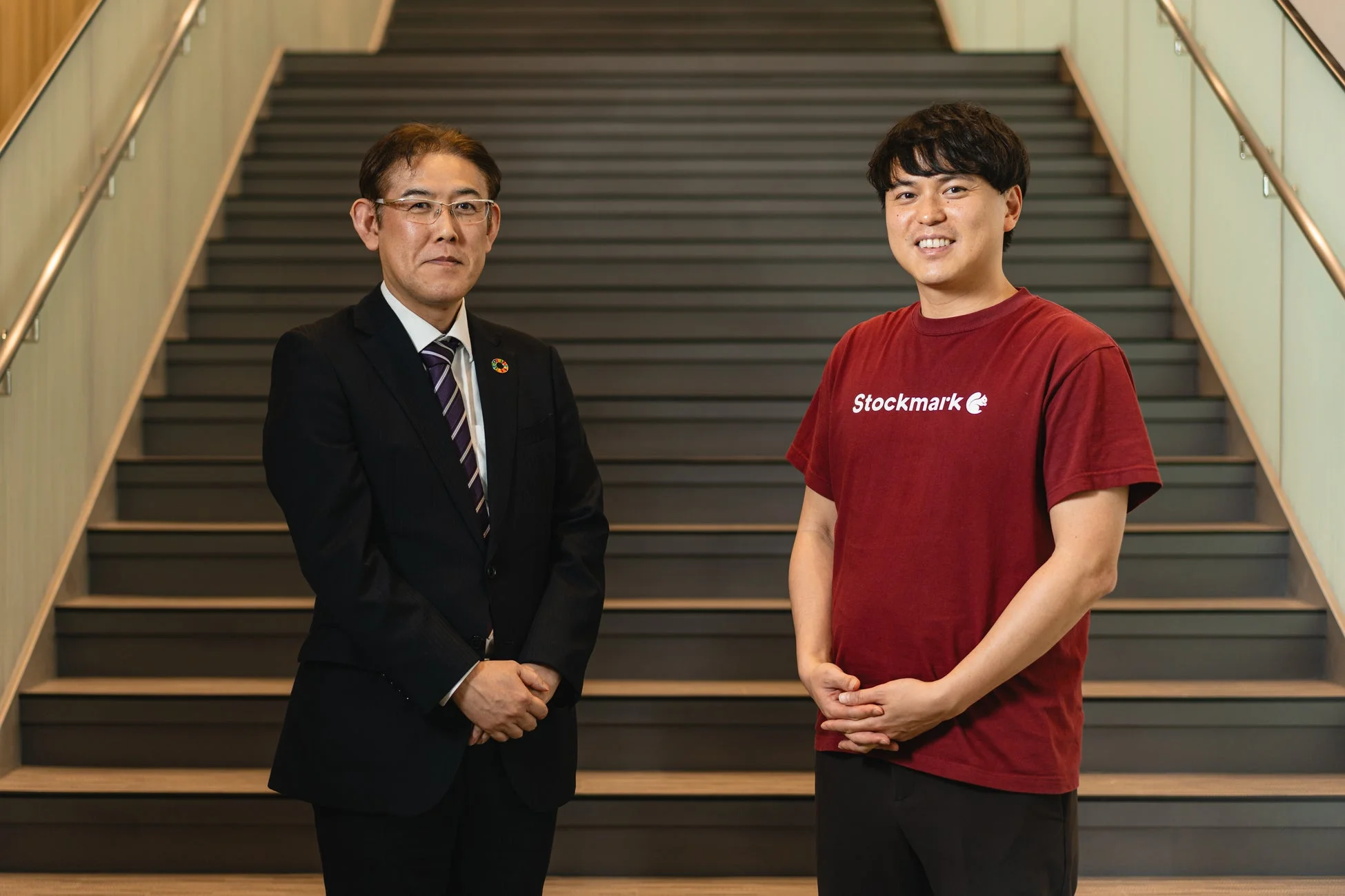 太陽誘電株式会社の小西氏とストックマーク林氏のインタビュー風景
