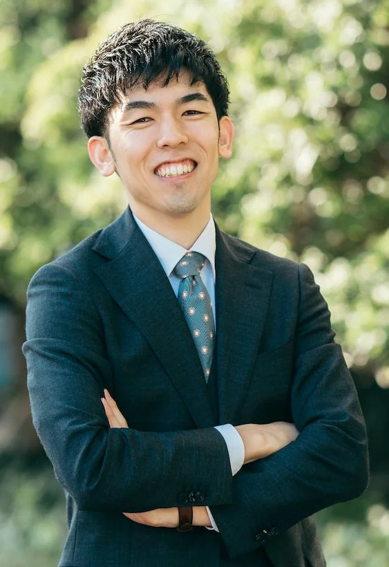 東大松尾研発AIベンチャー「パンハウス」にて、200社以上の生成AI研修・導入と自動化ソリューション事業を統括。並行して人材業界特化のAI SaaS「スマレジュ」を創業し、業界特有の不をAIで解消するプロダクト開発を牽引しています。