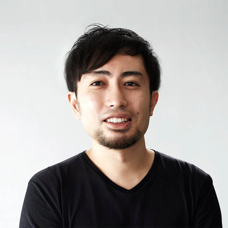横井 康秀氏