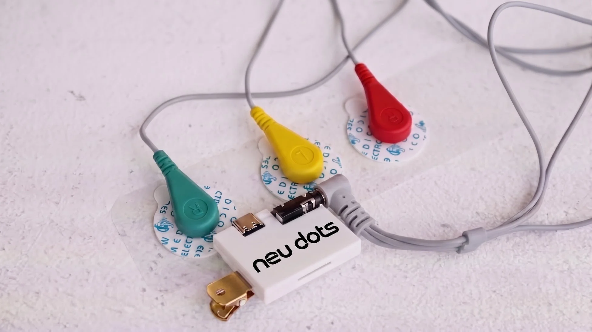 簡易脳波計「NeuDots」のデモ
