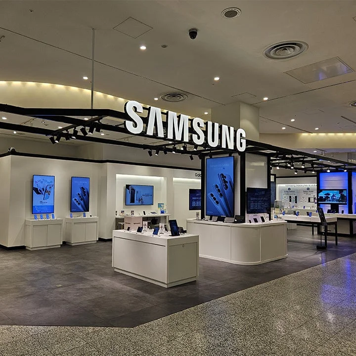 Galaxy Studio Osakaの店内展示